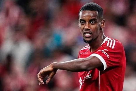 Alexander Isak's Debut Offers Glamour Amid Evident Lack of Match Fitness