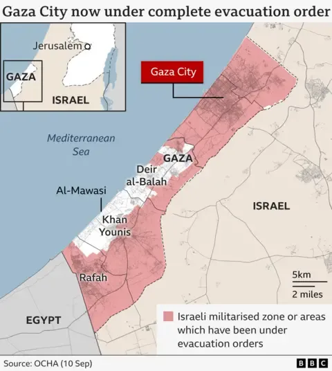 Thousands Gaza Residents Evacuate as Israeli Troops Push Further into Urban Areas