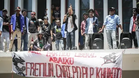 Timor-Leste Cancels Plan to Supply Free Cars for Lawmakers In Response to Mass Public Outcry