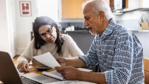 Government Pension Set to Increase by 4.7 Percent Starting in Spring